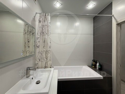 2-к квартира, 16/27 эт., 63м²